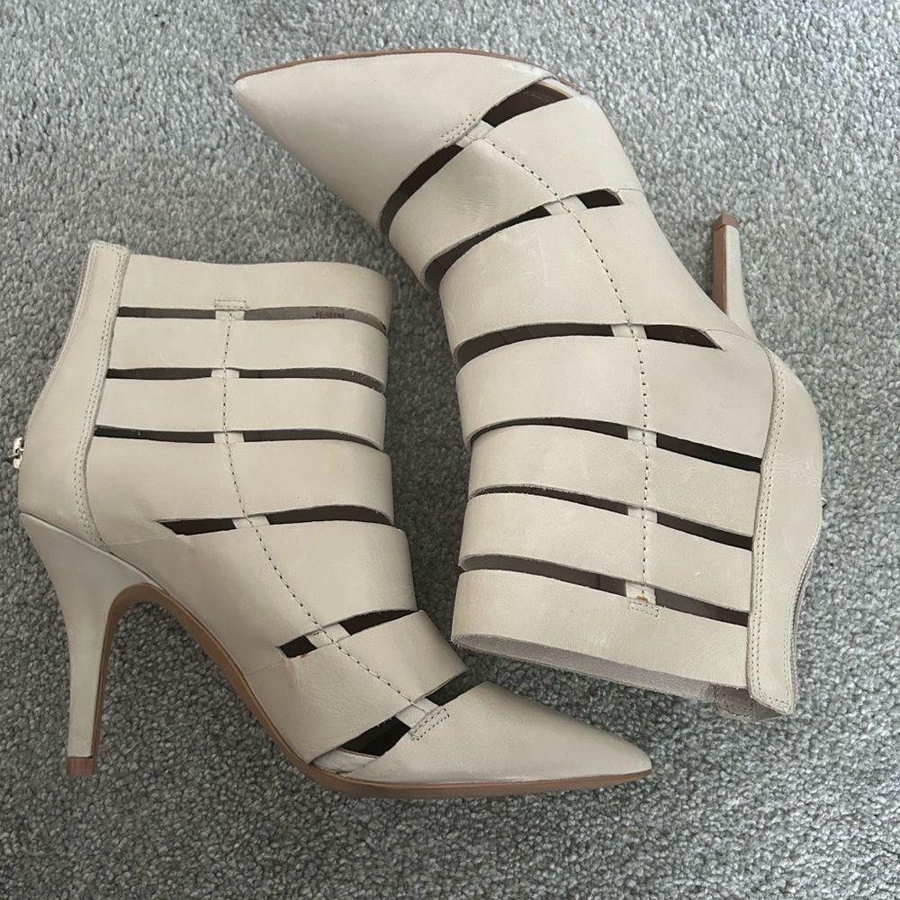 Used Vince Camuto Boots